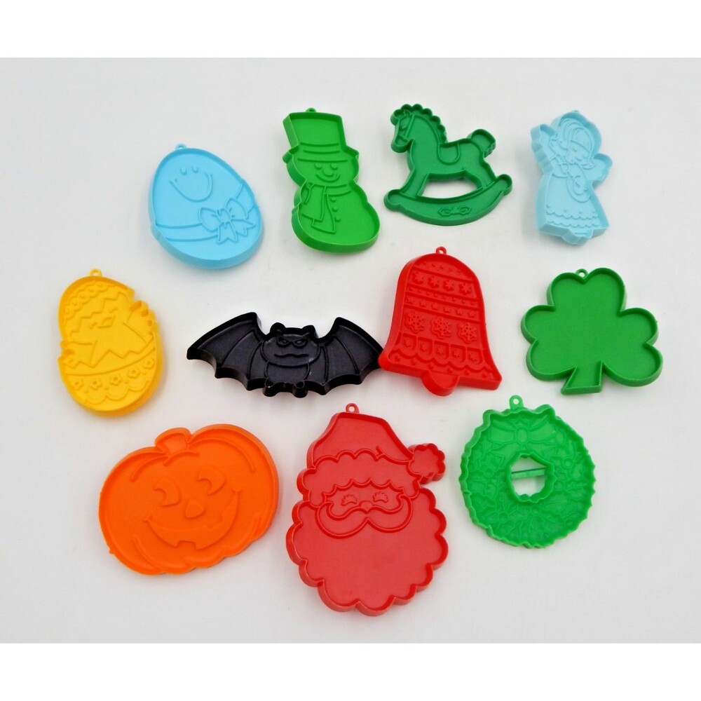 Hallmark Cards Holiday Cookie Cutters Ornaments Plastic Lot 10 1970 & 1980's